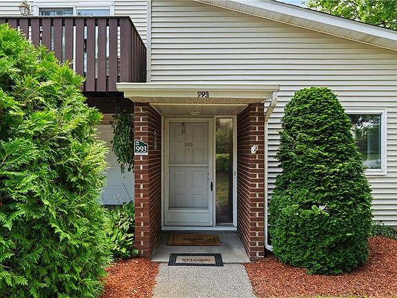 4th image of 993 Williamsburg Cir