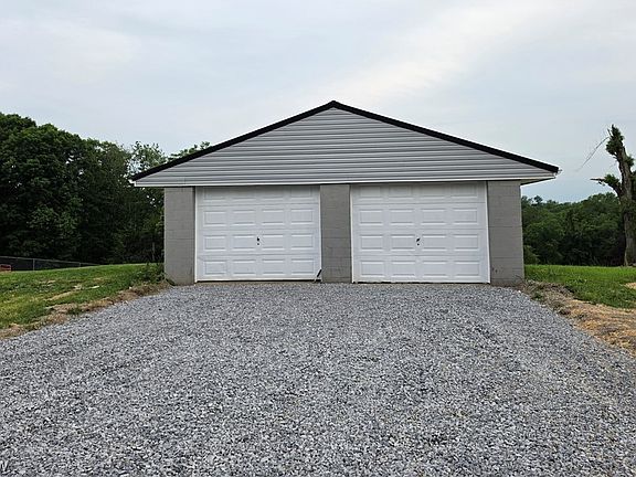 3rd image of 19 High Haven Dr