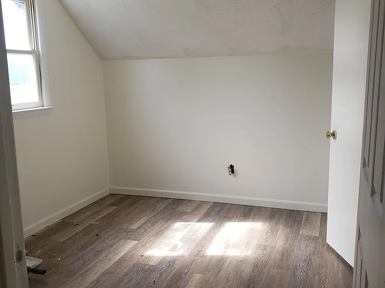 224 Lamont St — Photo 15