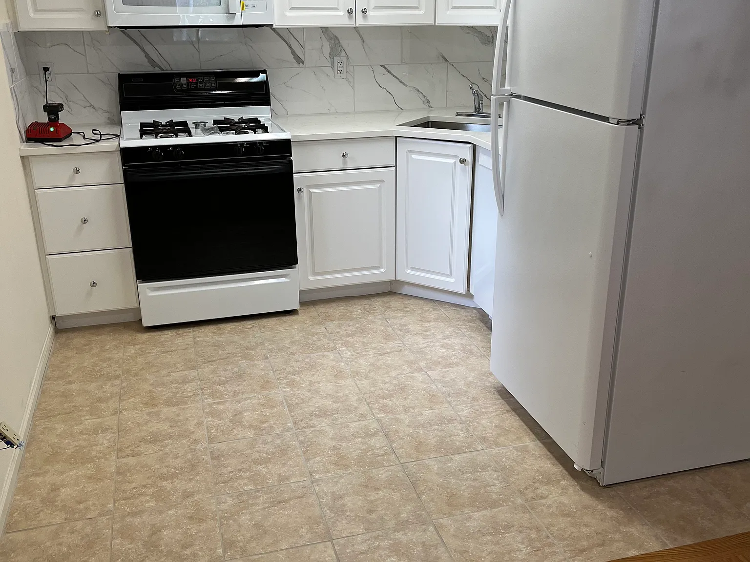 1 bed, 700 sqft, $2,150 — Photo 3
