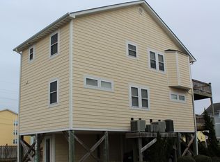 828 N New River Dr, Surf City, NC 28445