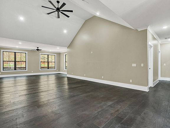 5th image of 1685 Ridge View Dr