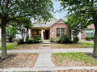 932 King George Ln, Aubrey, TX 76227