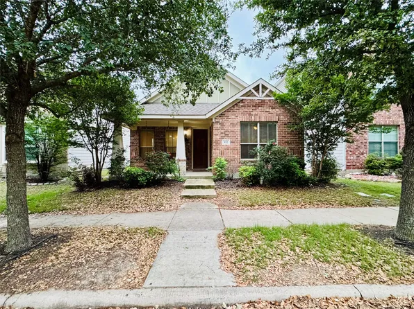 932 King George Ln, Aubrey, TX 76227