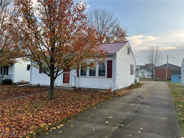 507 Kelly St NW, New Philadelphia, OH 44663