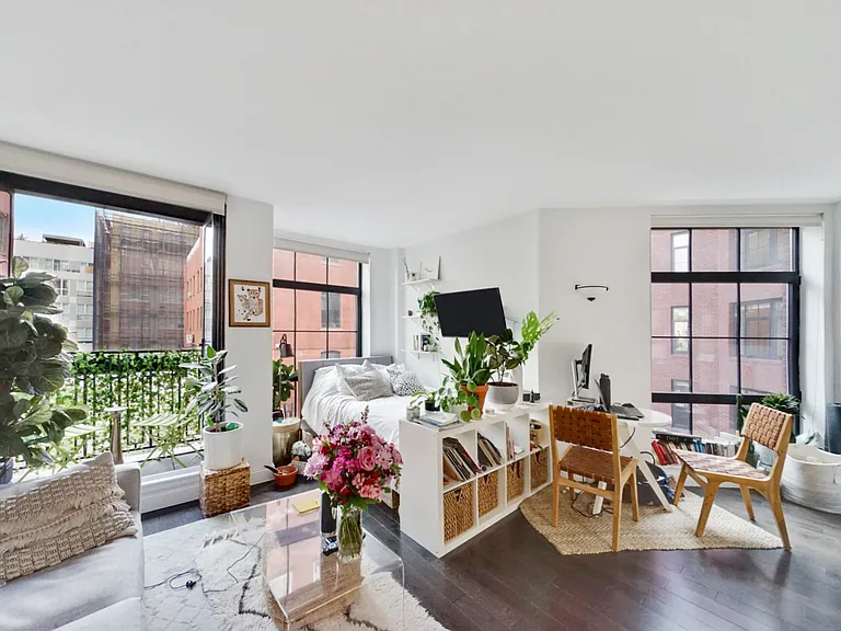 150 N 12th St #3I — Photo 3