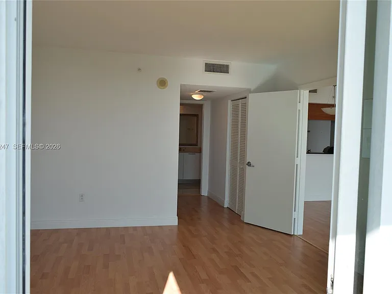 1800 N Bayshore Dr #2310 — Photo 35