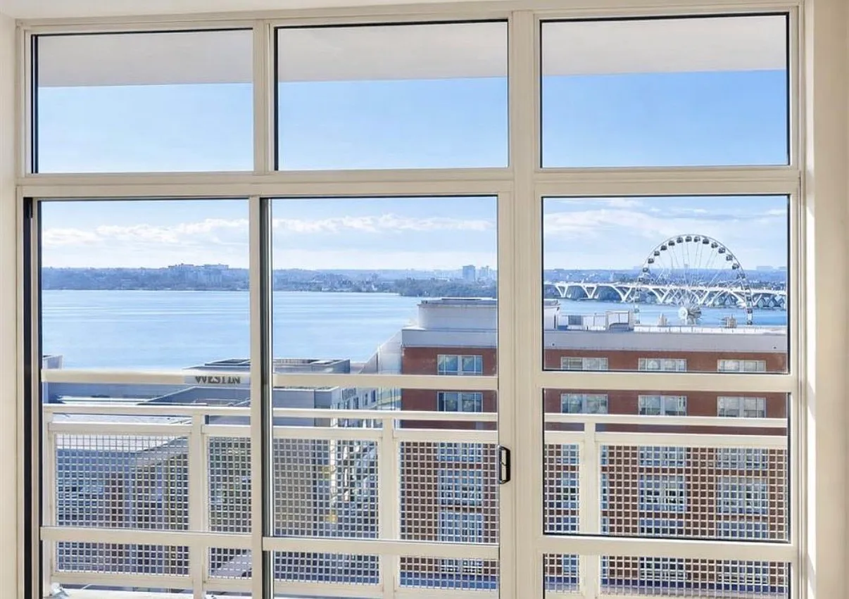 2 bed, 945 sqft, $3,500 — Photo 2