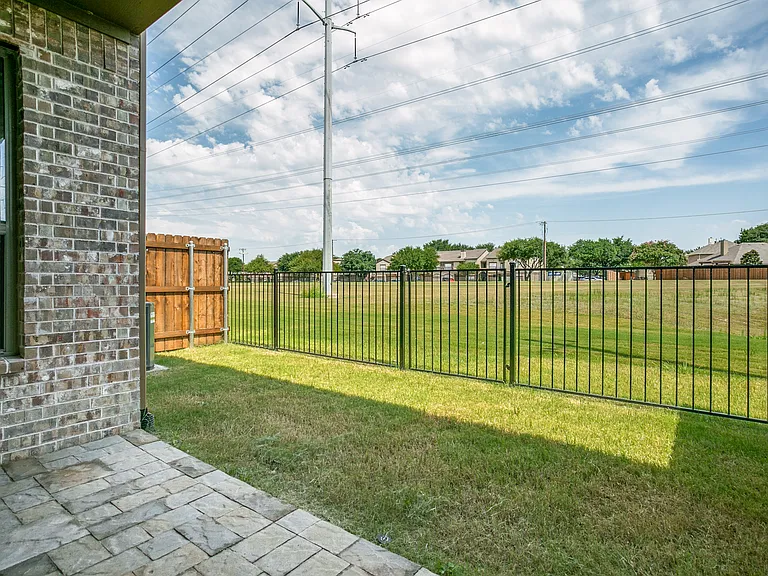 4809 Pasadena Dr — Photo 6