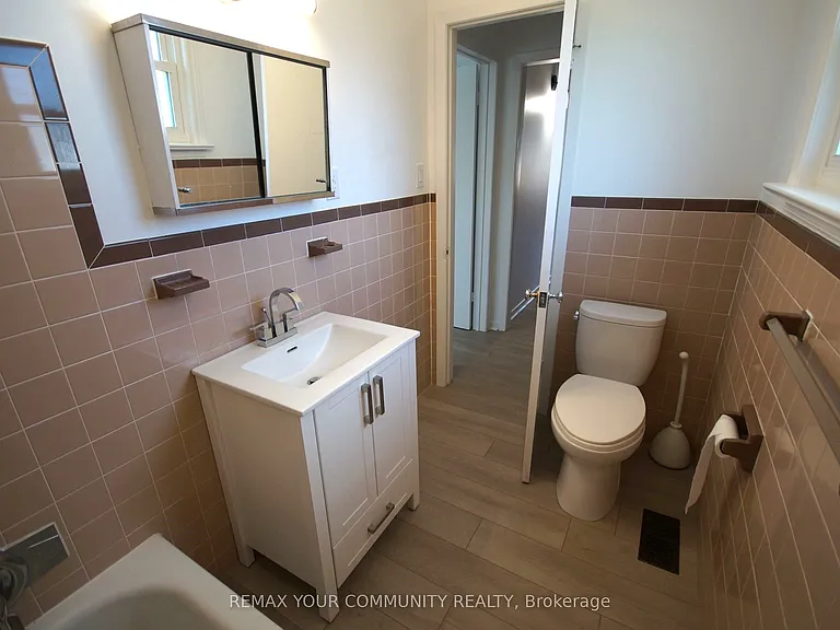 40 Burkholder St — Photo 11