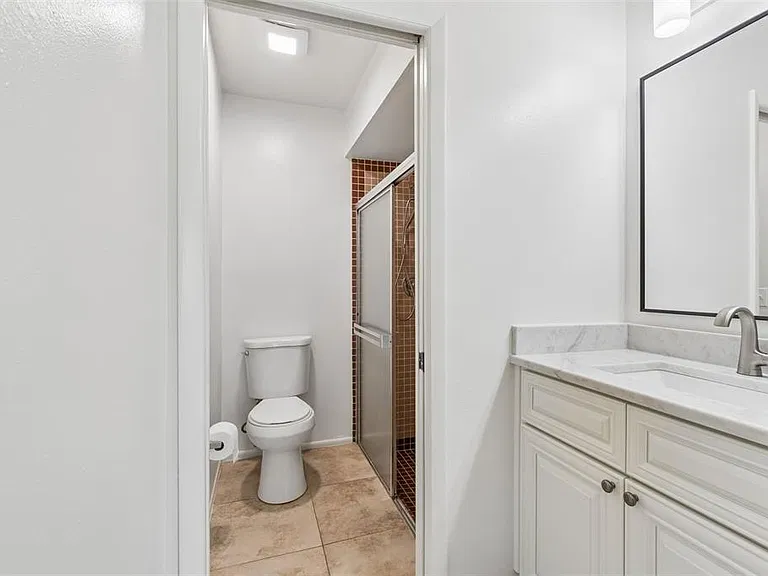 2945 Grovewood Blvd #A — Photo 42