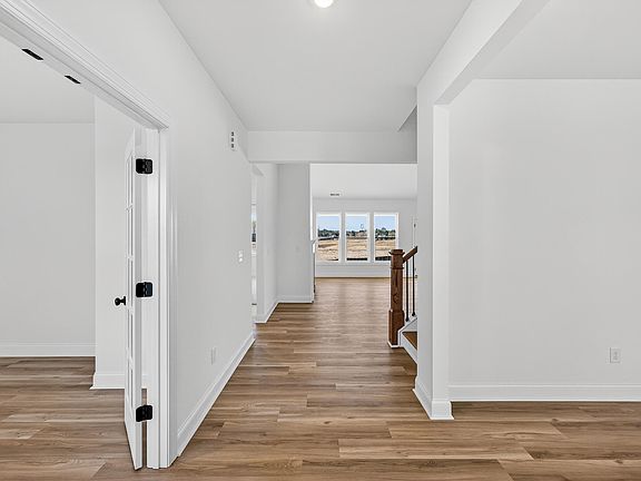 4th image of 66 Tennyson Dr