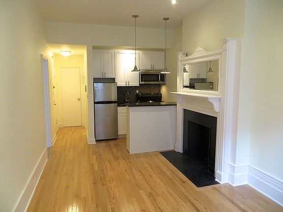 4th image of 309 W 78th St APT 4