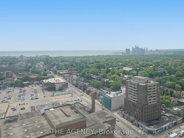 2360 Dundas St W #2816B — Photo 3