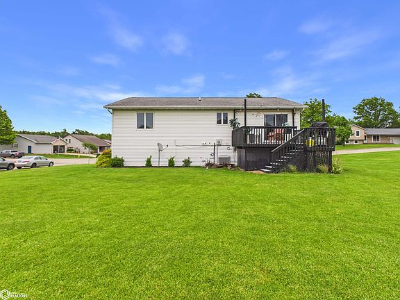 4th image of 3226 Timberline Dr
