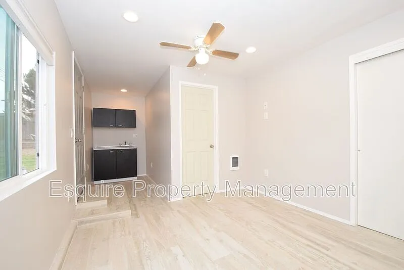Studio, 1.0 bath, 200 sqft, $1,495 — Photo 3