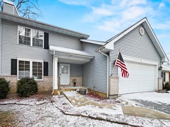 302 Park Ln, Ingleside, IL 60041