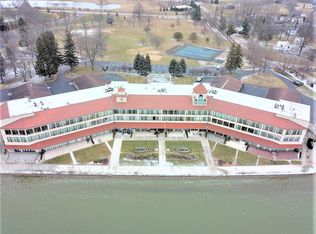 12275 N Ogden Point Rd APT 306, Syracuse, IN 46567