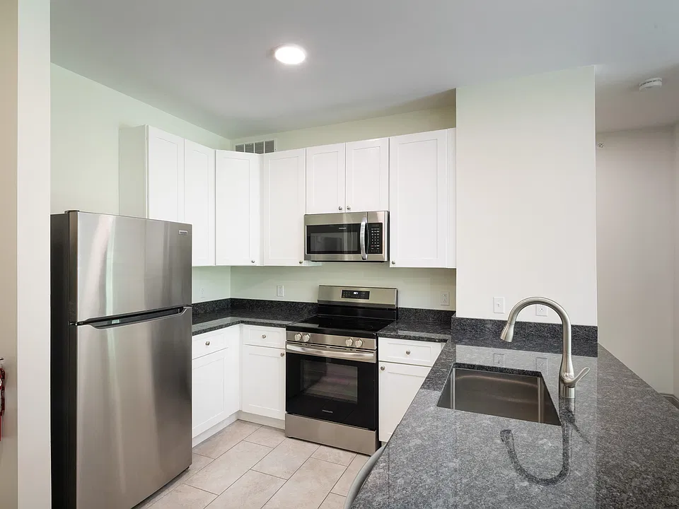 2715 Shelburne Rd - Shenk Properties