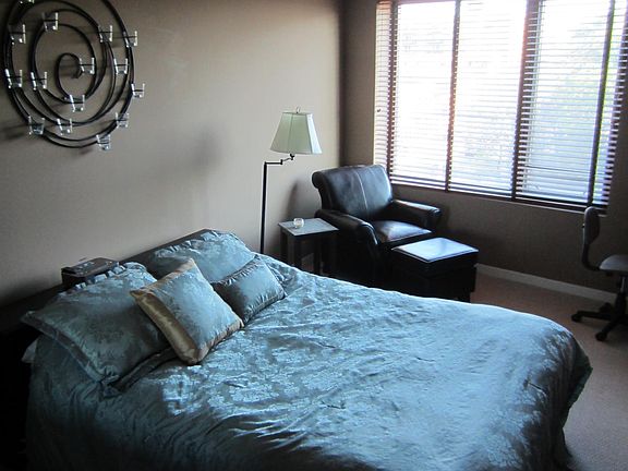 4th image of 900 Chicago Ave Unit 408