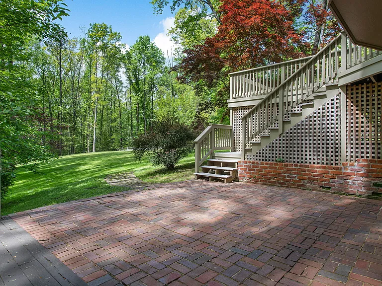 9900 Kingsbridge Rd — Photo 48