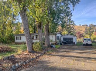 570 Tipton Rd, Roseburg, OR 97471