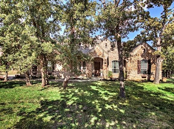 2nd image of 2800 Windsor Oaks Ln
