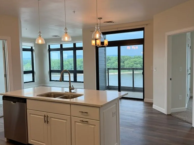 Brand New - War Eagle Apartments in the River Point District — Photo 21