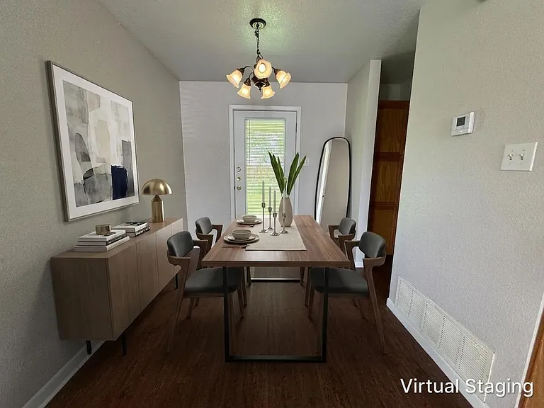 1210 Monroe Lp — Photo 9