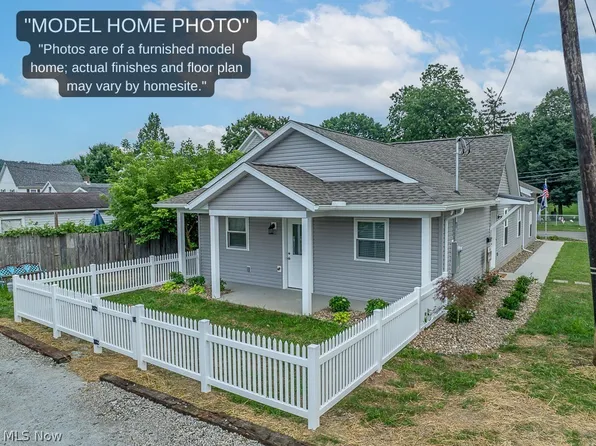 347 Ray Ave NE, New Philadelphia, OH 44663