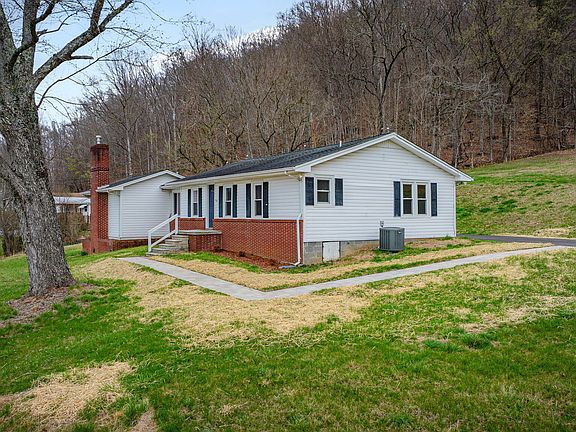 4th image of 1263 Summerville Rd