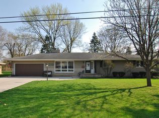 2422 Erskine Rd, Joliet, IL 60433