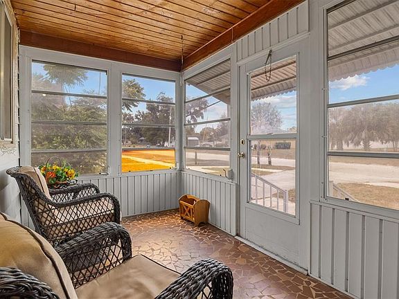 2nd image of 207 S Perry Ave