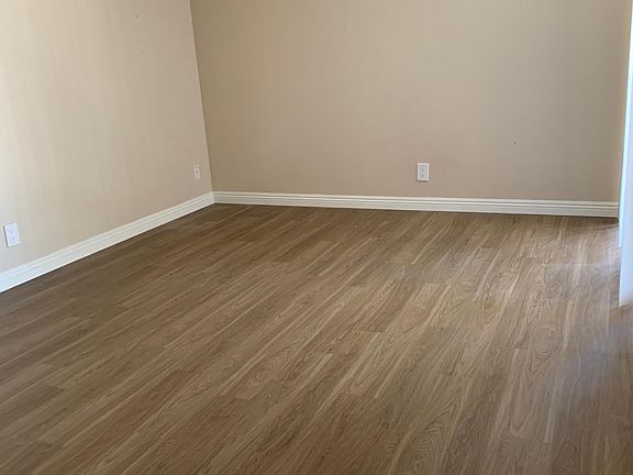 3rd image of 11 S Termino Ave APT 319