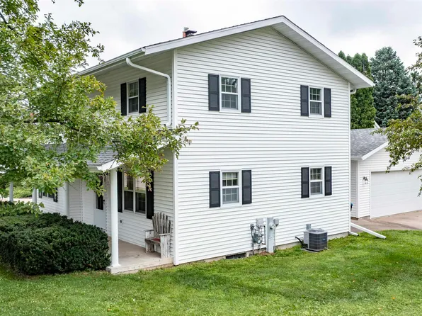 206 S Pine St, Weyauwega, WI 54983