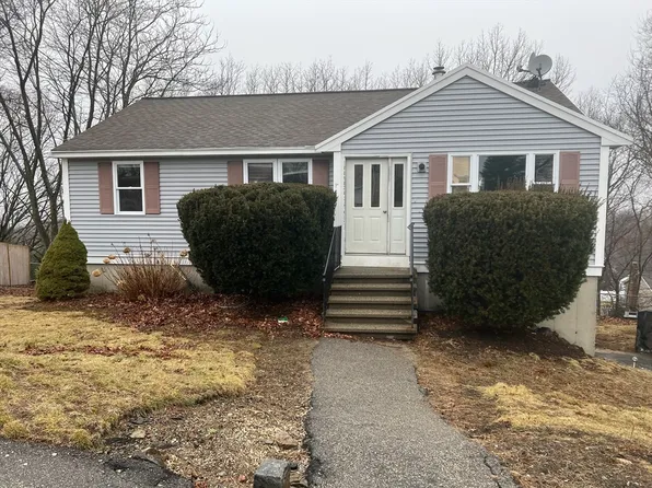 12 Skyview Ln, Woburn, MA 01801