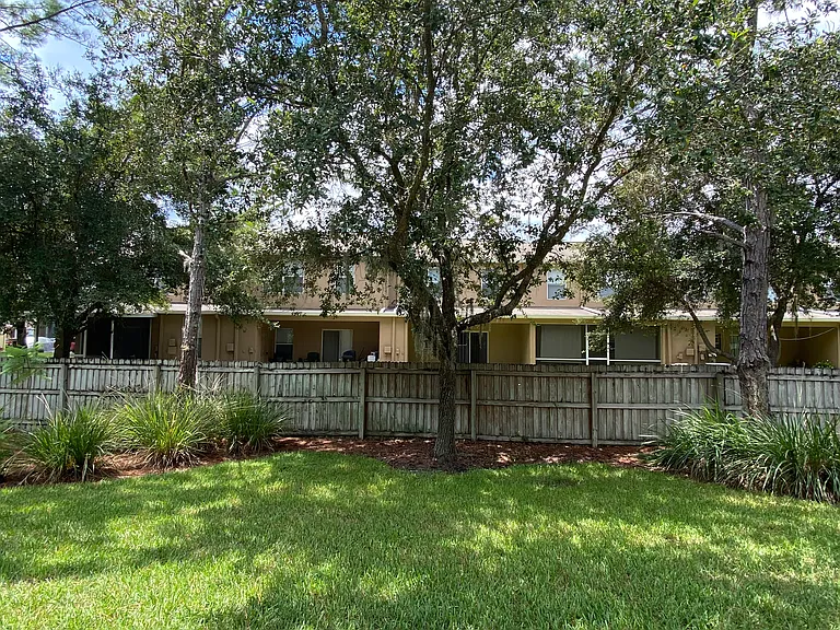 1309 Throckmorton Dr — Photo 12