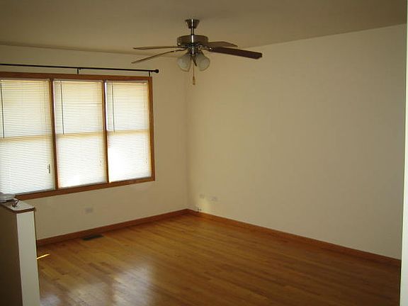4th image of 1056 N Christiana Ave