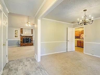 5th image of 311 E Valleywood Dr