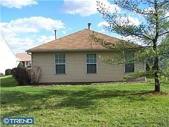 3rd image of 52 Falmouth Dr