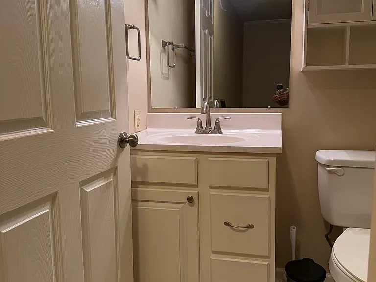 1016 Bryant Dr — Photo 3