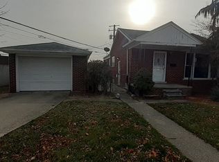 18070 Prosper Ave, Eastpointe, MI 48021