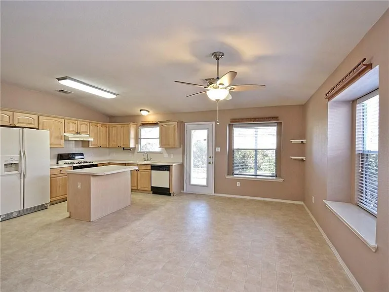 2519 Vernell Way — Photo 4