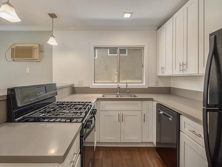 1322 S Ogden Dr #8 — Photo 6