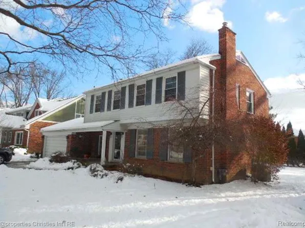1111 Wakefield Dr, Birmingham, MI 48009