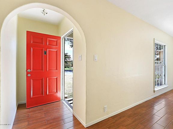 3rd image of 5731 Alessandro Ave