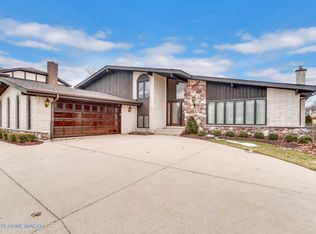 8249 Red Oak Ln, Orland Park, IL