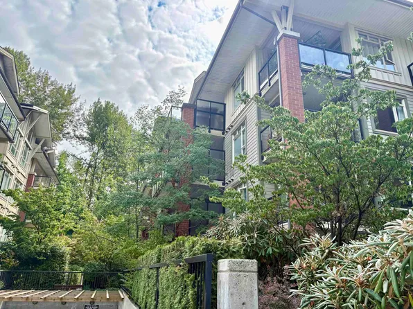 200 Capilano Rd #202, Pt Moody, BC V3H 5N1