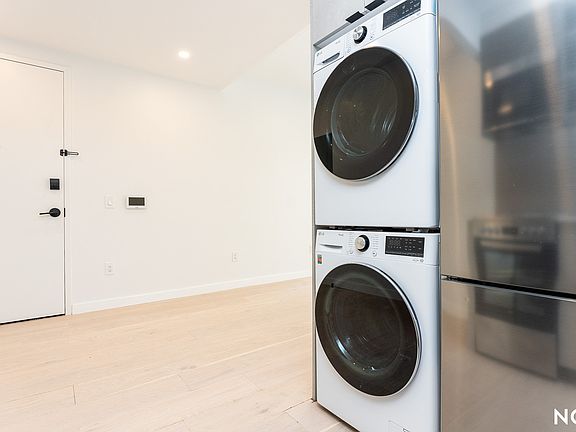 4th image of 37-25 32nd St #3L