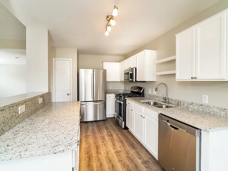 15810 Brisbane Dr — Photo 8